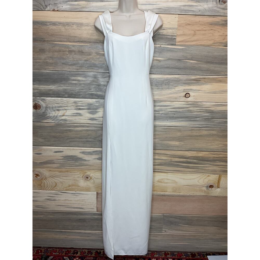 Halston NWOT White Cold Shoulder Fitted Dress Gown Women’s Sz 6